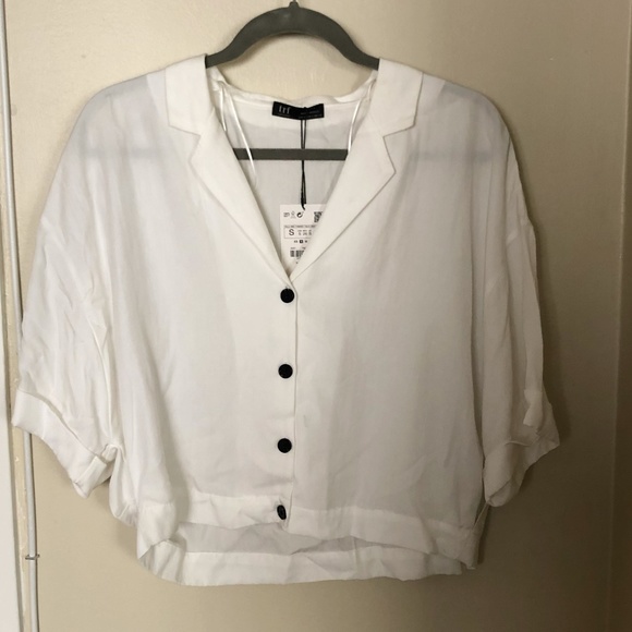 Zara Tops - White Cropped Botton Blouse, Size Small